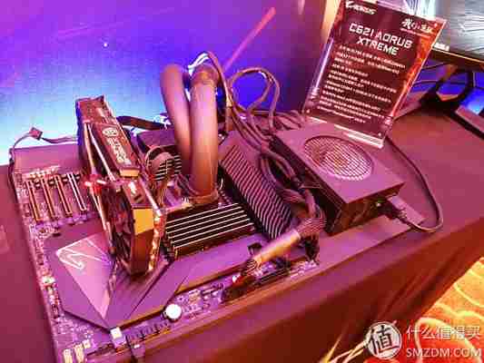 Gigabyte odhaluje desku pro Xeon W-3175X. C621 Aorus Extreme ho utáhne na 5 GHz